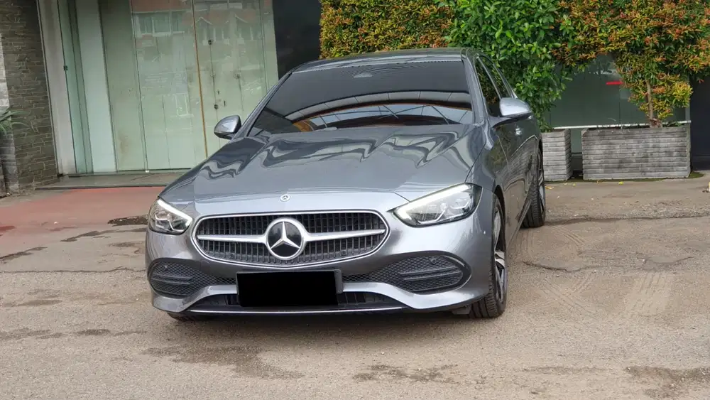 Km 16rb mercedes benz mercy c200 avantgarde line 2022 abu metalik