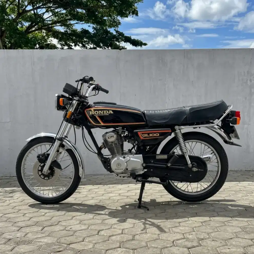 Motor honda GL 100 cepe cepek lengkap GL100 GL-100 lengkap