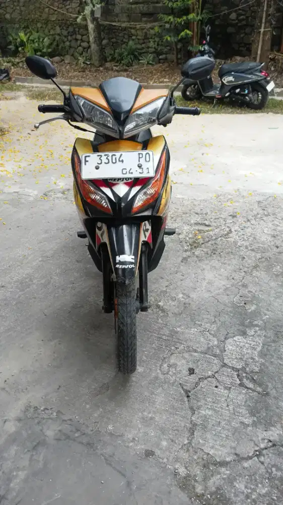 Honda Blade Repsol dobel disk karbu 2012 plat f kab pajak 2027 lengkap