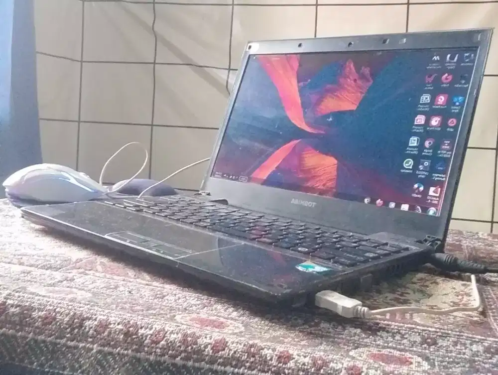 Laptop Toshiba, Core i5 Ram 4/160 siap pakai