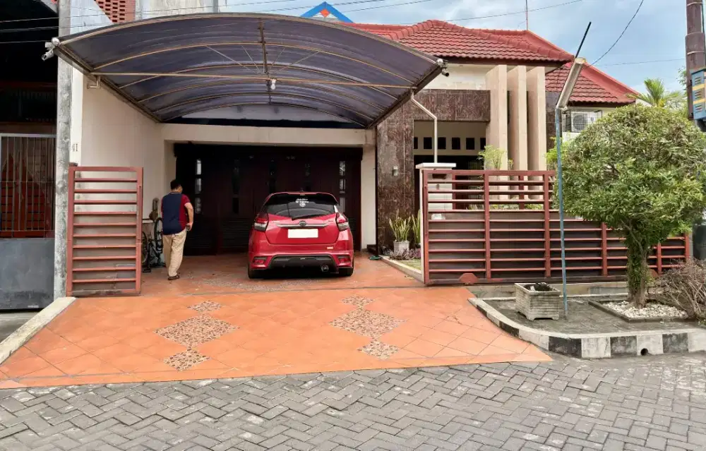 Rumah Luas Full Furnish  Tengah Kota Surabaya