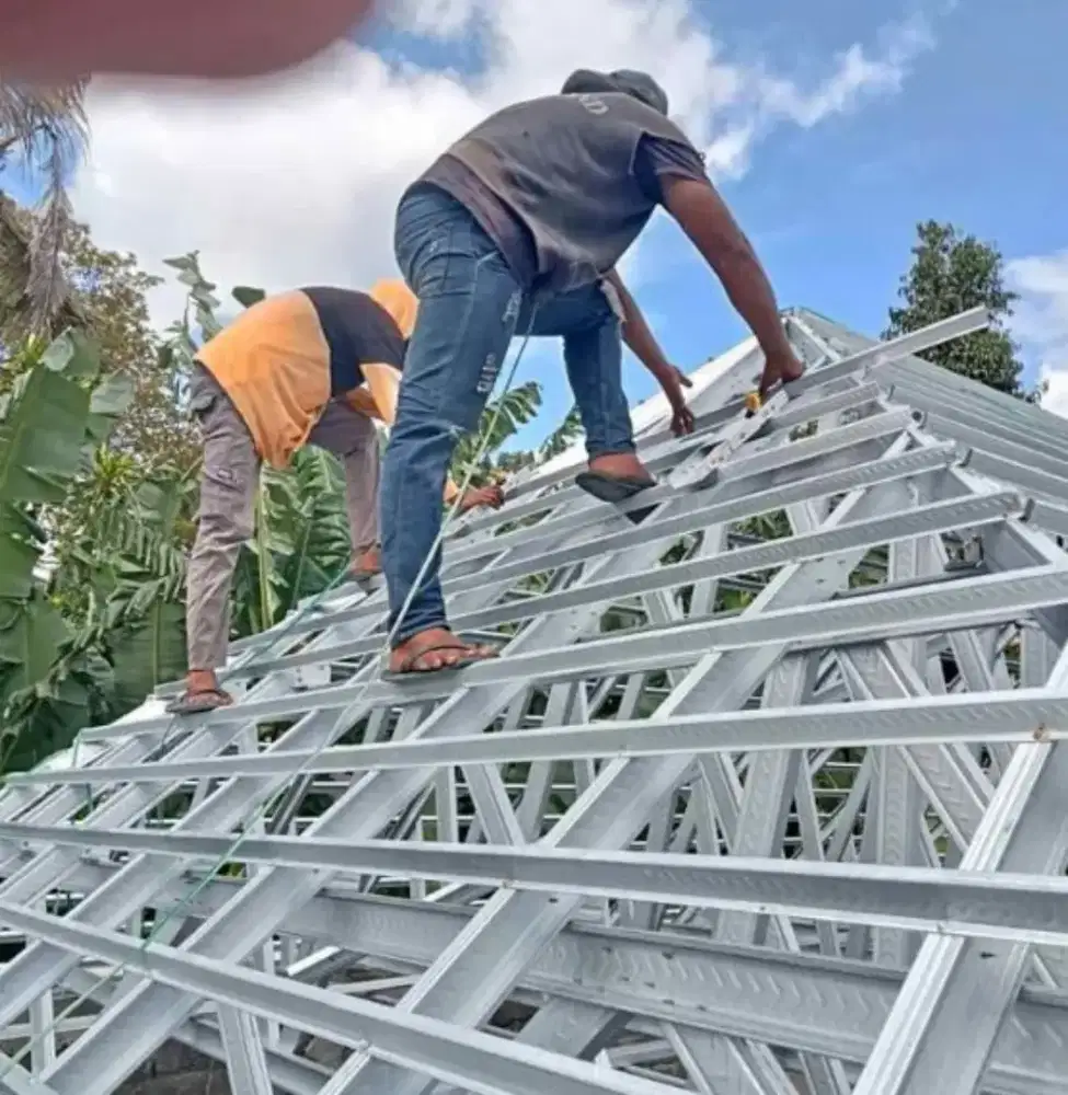 Kontruksi perbaikan atap bocor dan bongkar pasang plavon PVC dll