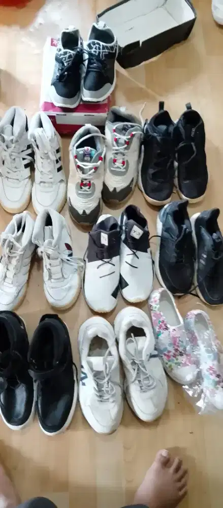 Sepatu kekinian BORONGAN
