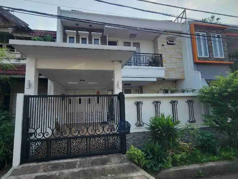 DIJUAL RUMAH DEKAT SEKOLAH DI SEKTOR 1E, GADING SERPONG