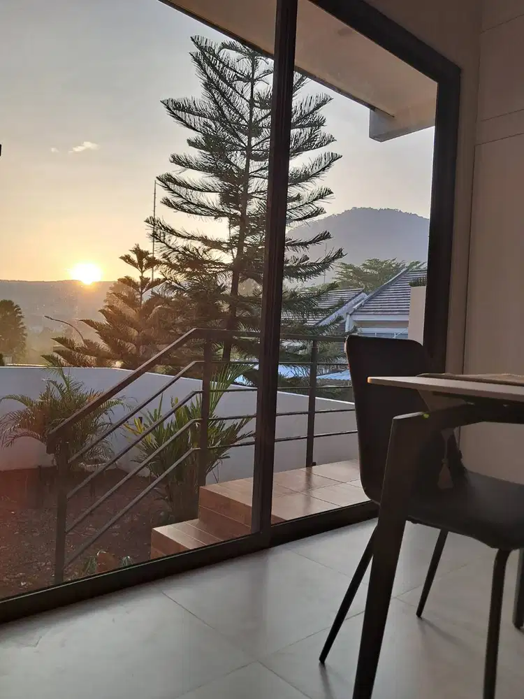 Jual Rumah Siap Huni Mewah dan Murah  view gunung di Sentul City