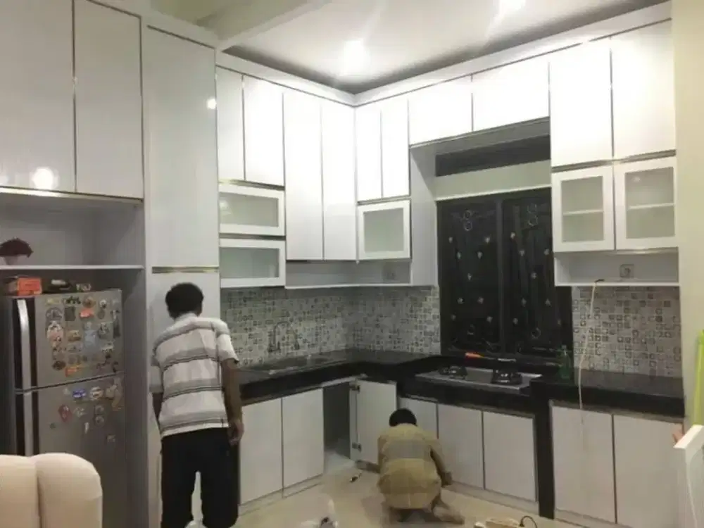 Kitchen set minimalis/sudut dapur yang segar.