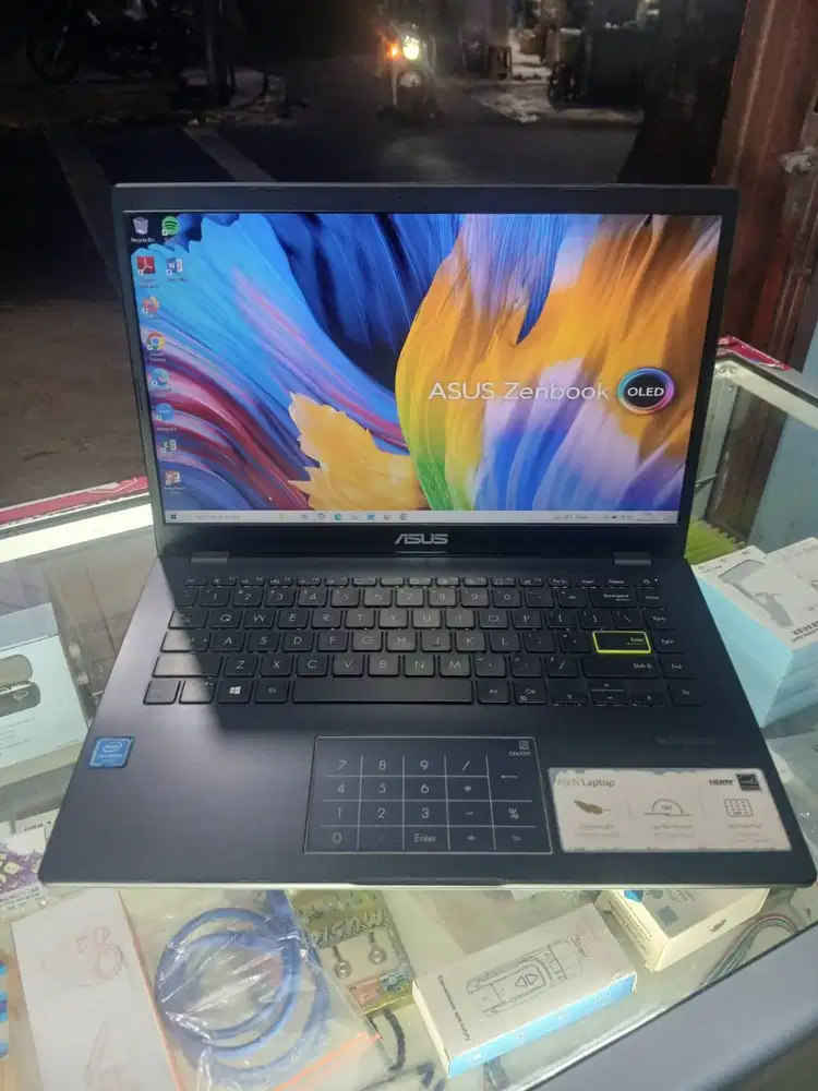 LAPTOP ASUS Vivobook