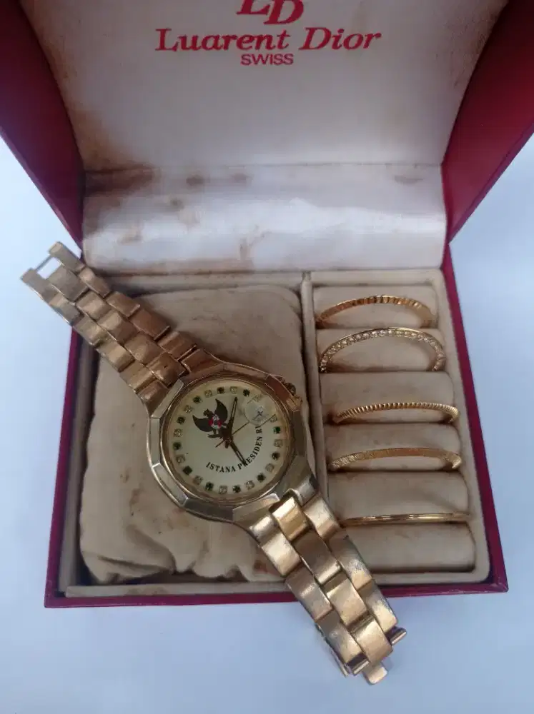 Jam Tangan Langka Edisi Kepres**an Laurent Dior Berlapis Gold