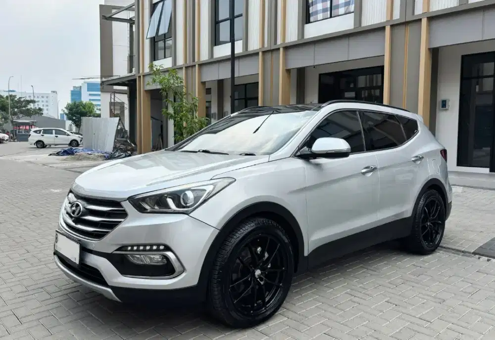 Hyundai Santa Fe CRDI AT 2017 Good Condition