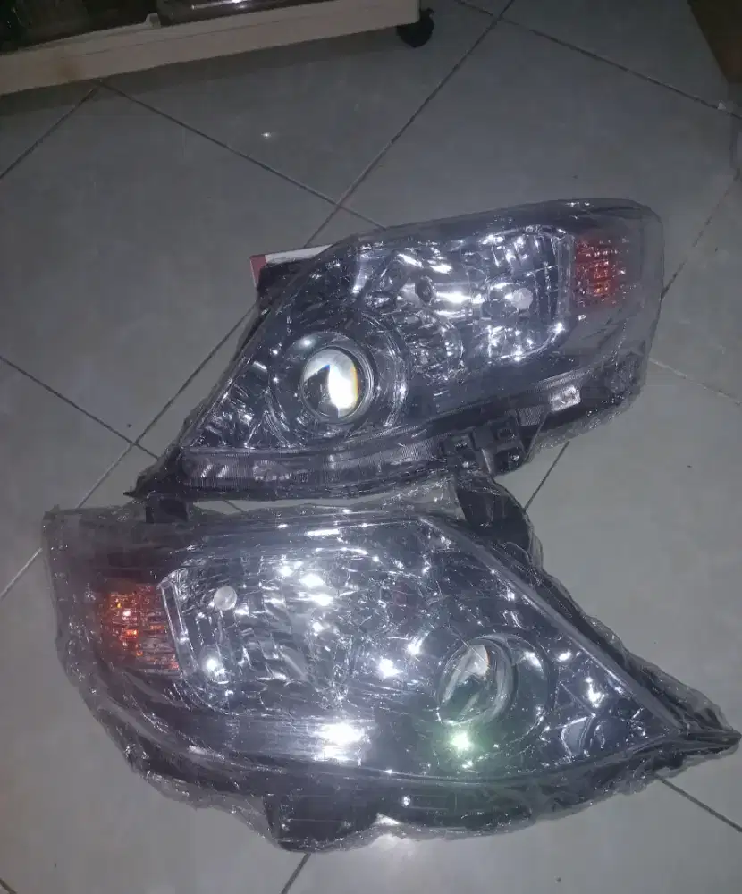 HEADLAMP LAMPU DEPAN FORTUNER 2012-2015