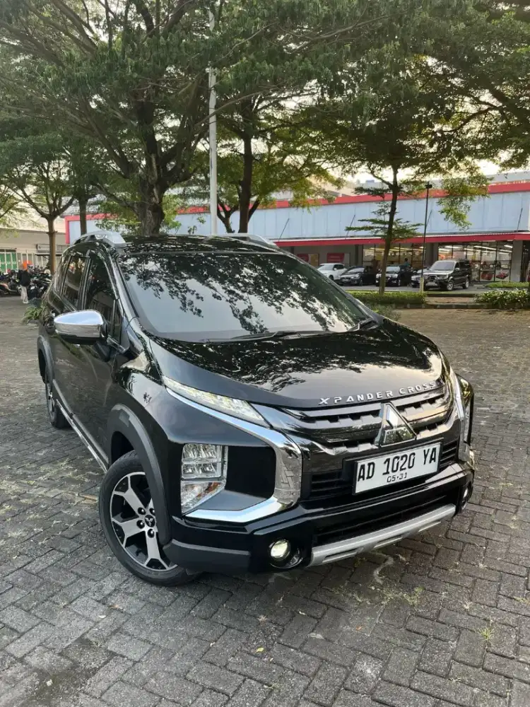 Xpander Cross premium 1.5 automatic asli ad low km istimewa