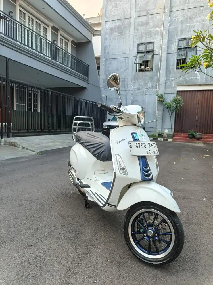 VESPA PRIMAVERA YACHT 2018 (Rare Edition).