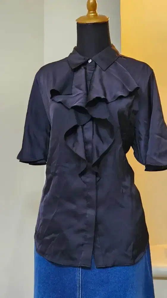 bblus saten Ruffle