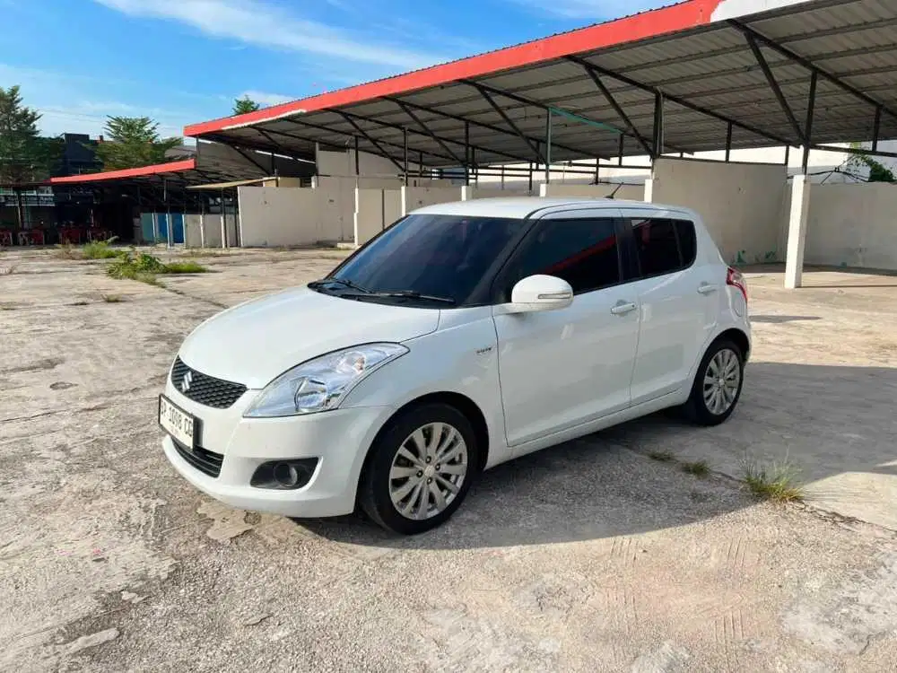 SUZUKI SWIFT GX AT 2013