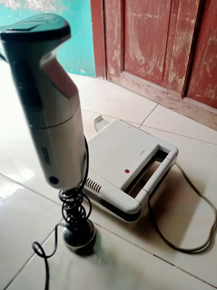 Panggangan roti dan kocokan adonan