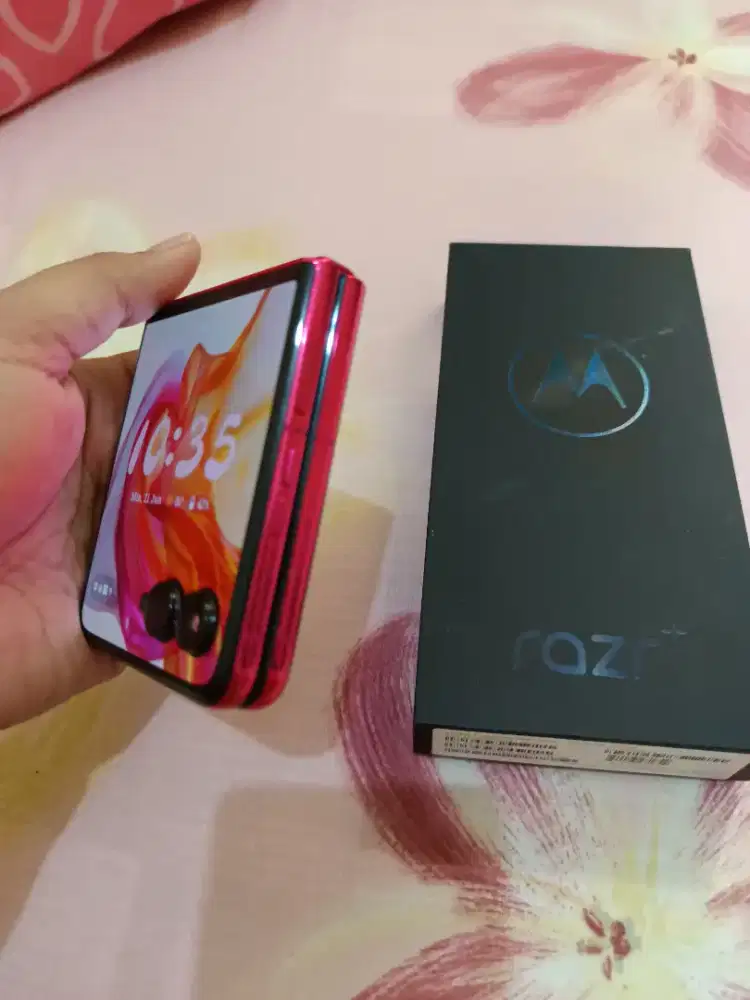 Motorola Flip RAZR+ 2024 256GB SECOND MULUS NO MINUS