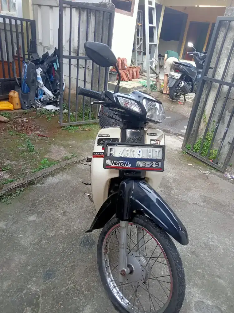 Astrea legenda 2003