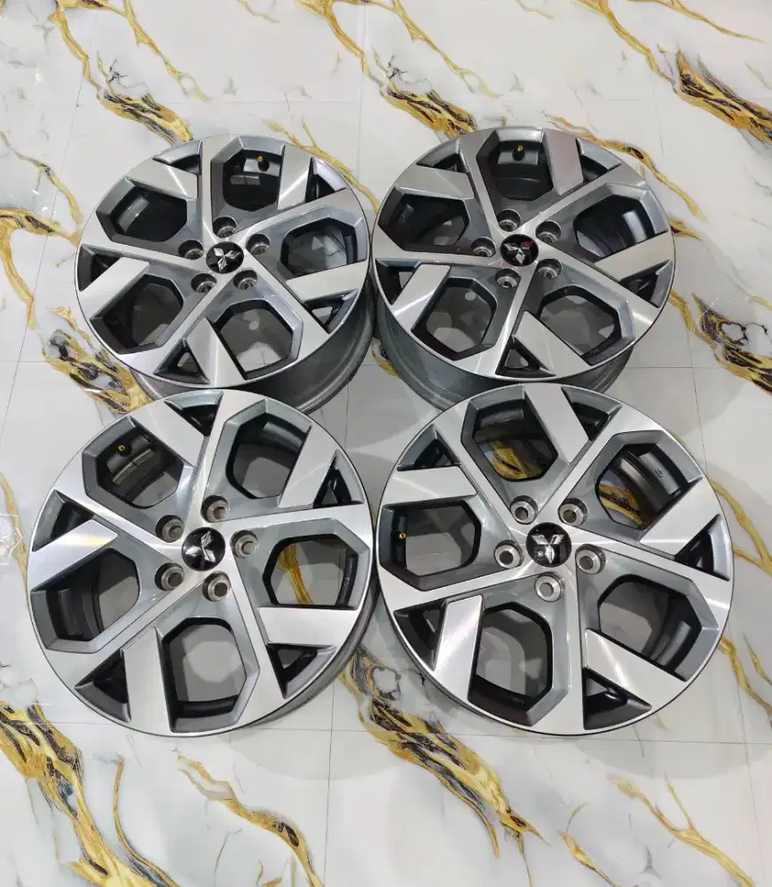 Velg XPANDER CROSS R17 ORI