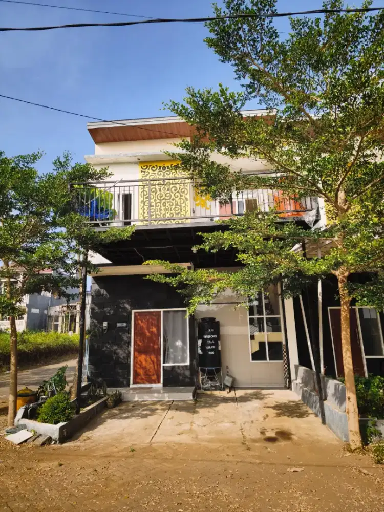 Rumah hook (pojok) 2 lantai The Sanata Village