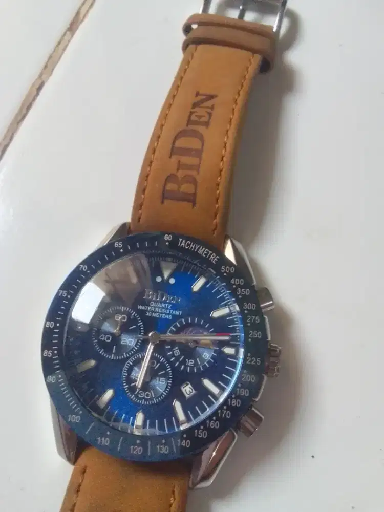 Jam tangan biden