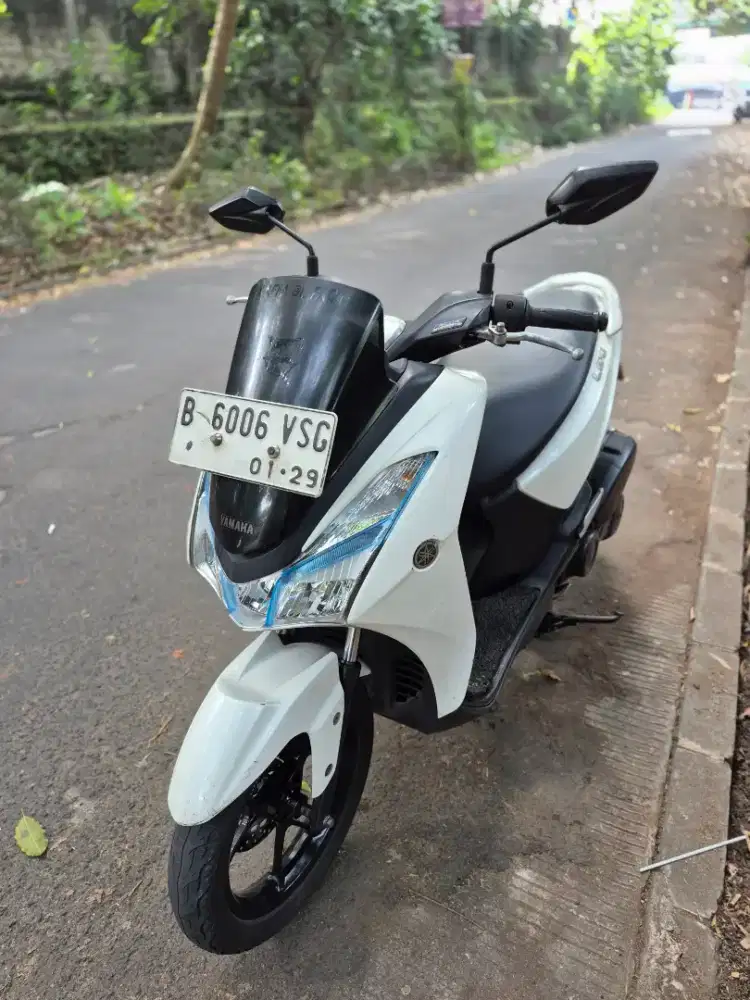 Dijual Yamaha Lexi 125 tahun 2019 surat lengkap pajak hidup