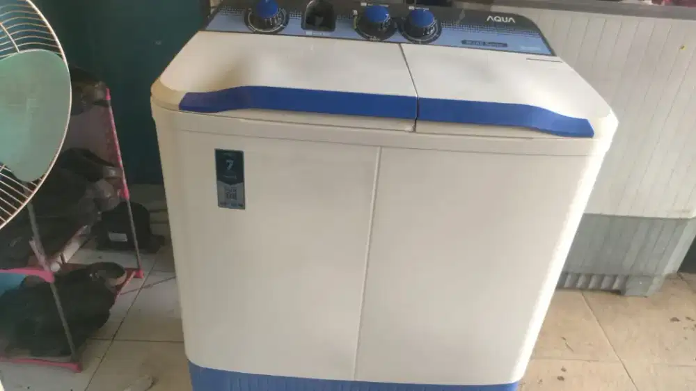 mesin cuci 2 tabung Aqua 8,5 KG