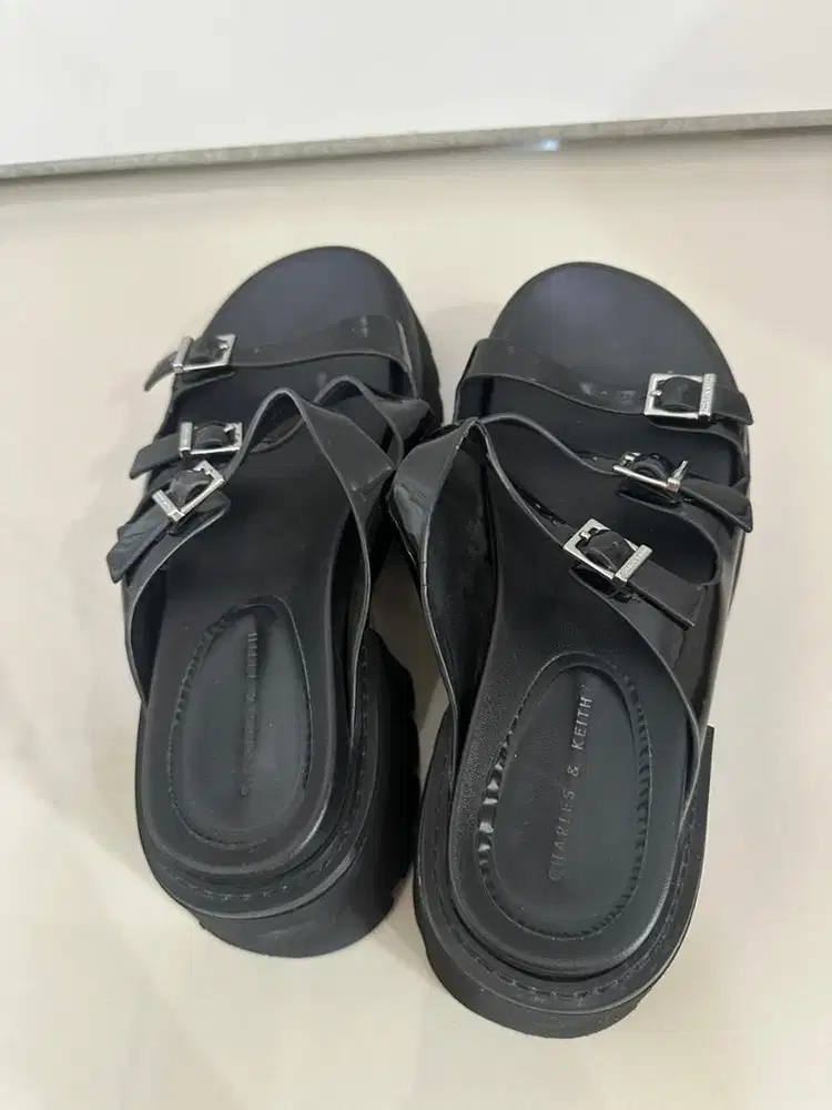 Sendal preloved