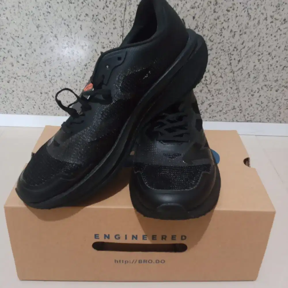 Brodo Krakatau Running Shoes