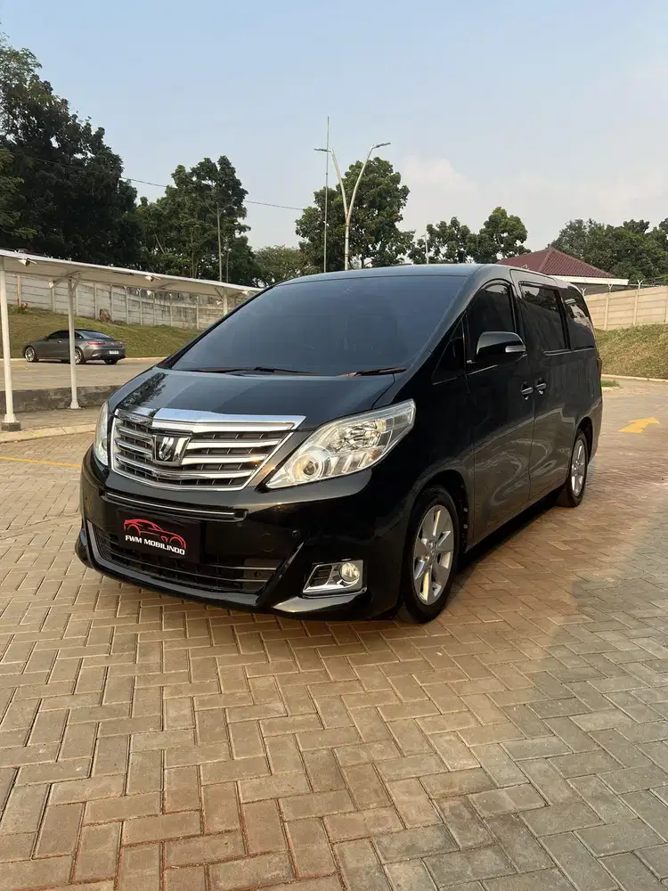 Toyota alphard 2.4 G AT 2014 hitam, istimewa