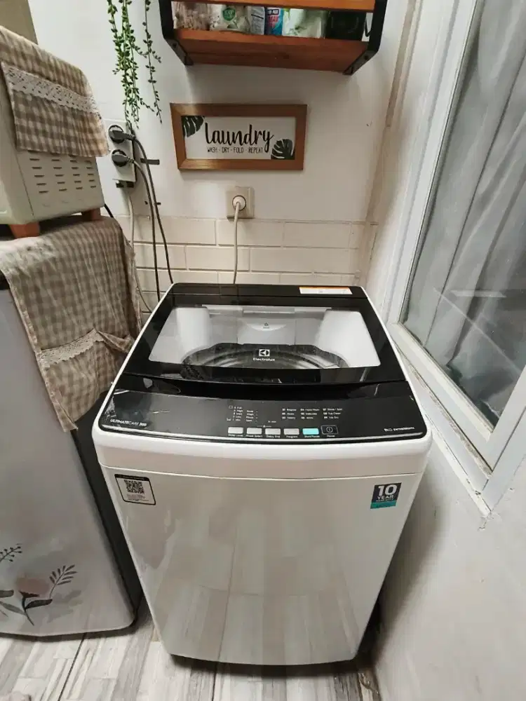 Electrolux mesin cuci Top Load 9kg