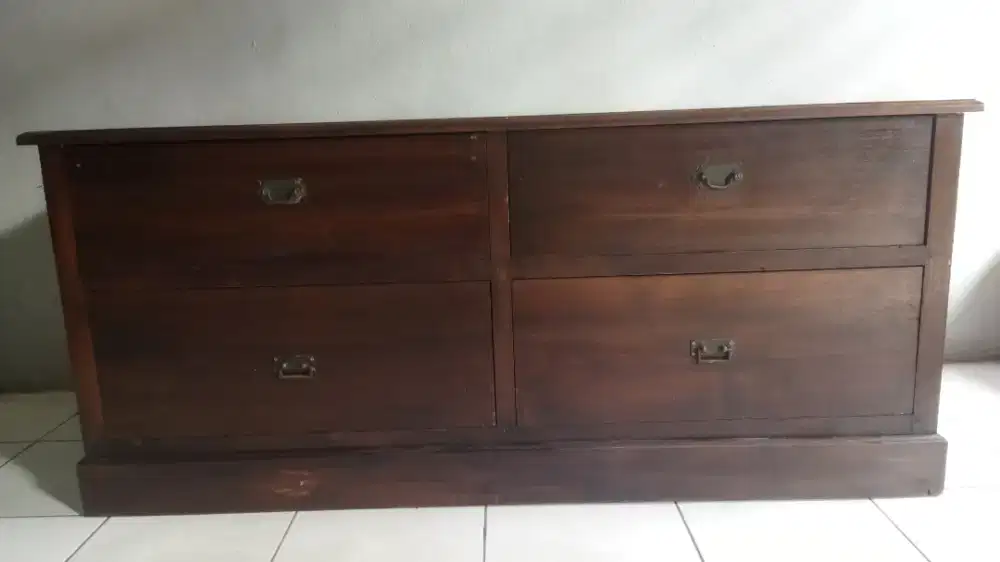 Meja laci seken