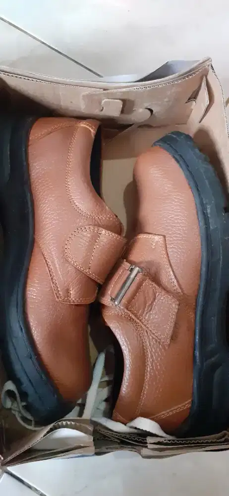 Dijual sepatu safety