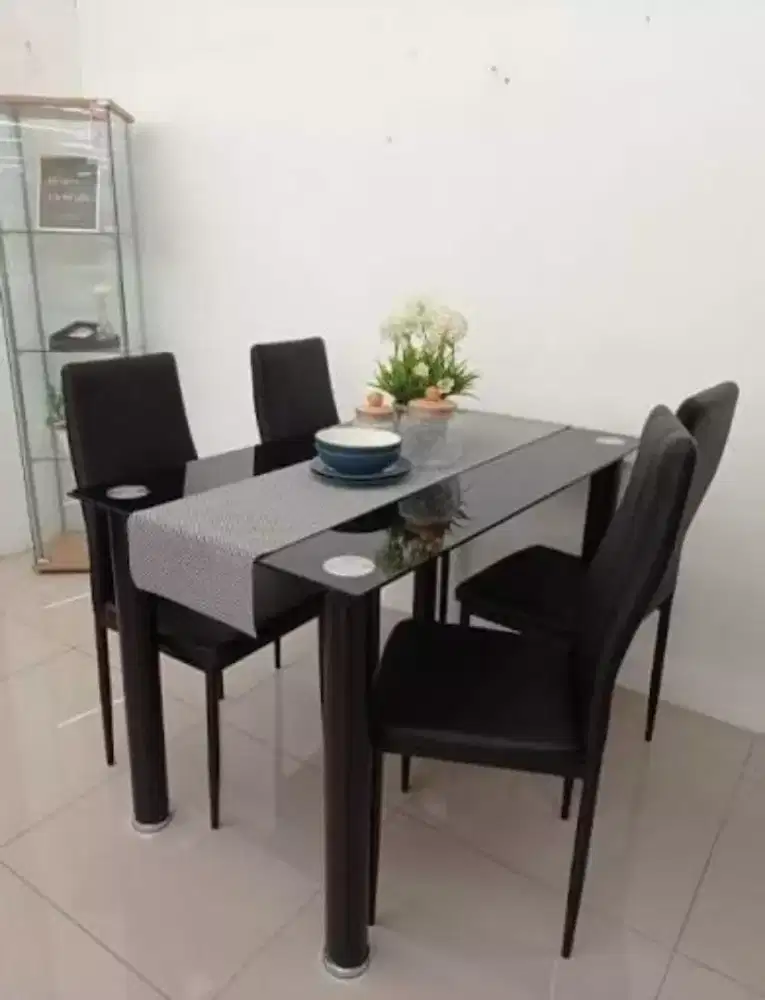 Meja makan set Selma