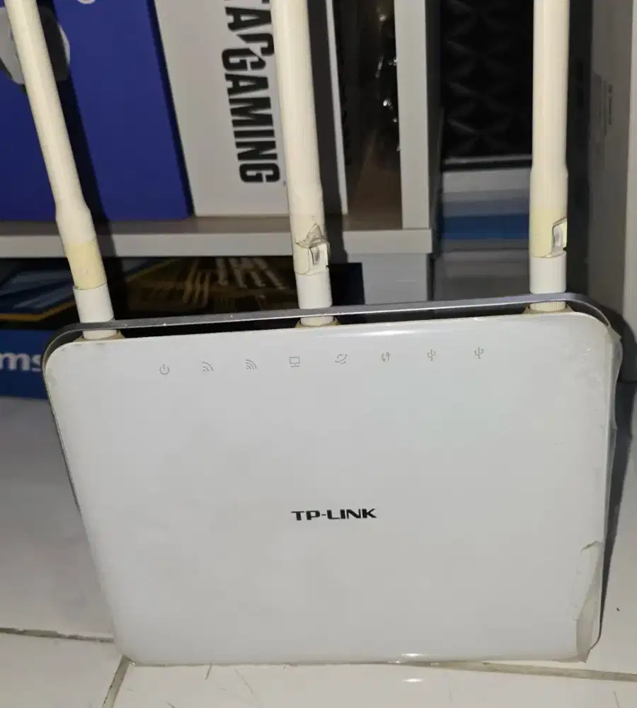 Jual modem Router wifi tplink c9. Gk ada box. Gak ada adapter.