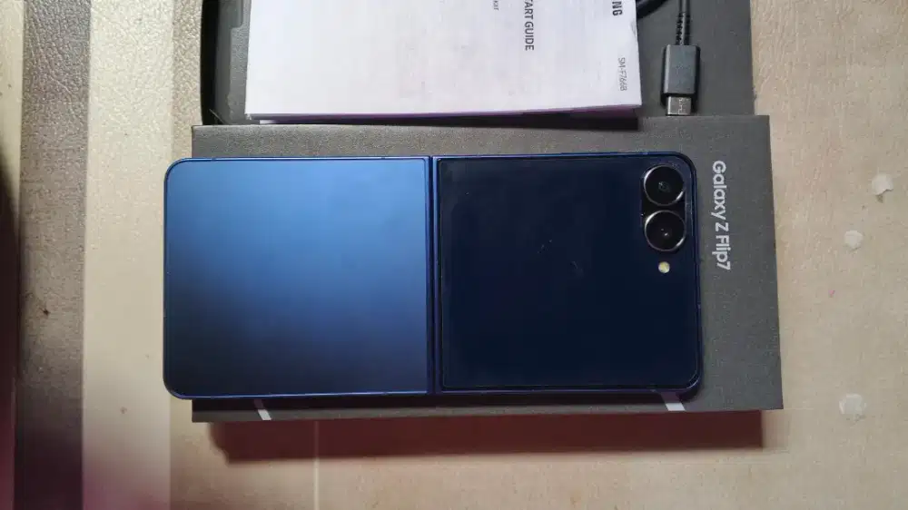 Samsung Z flip 7 (second)
