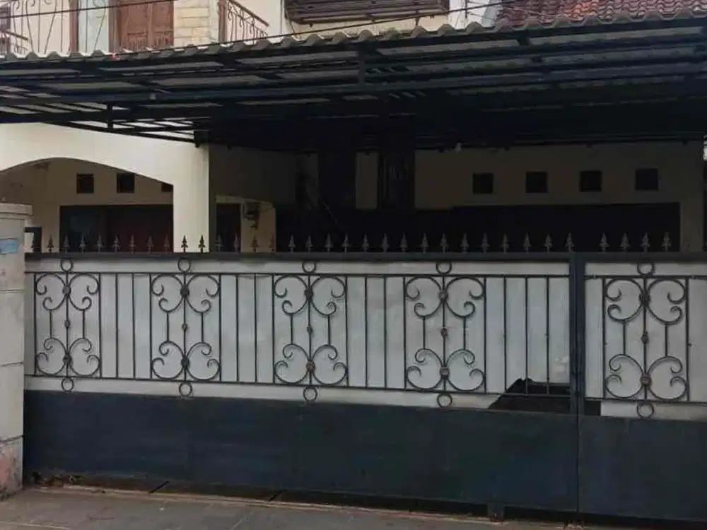 Di Jual Rumah Bagus Dan Luas Dalam Komplek Joglo jakbar