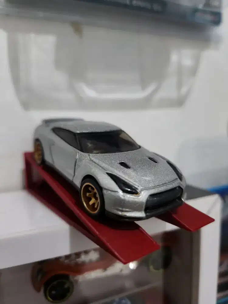 Hotwheels Nissan GTR R35 Costume Velg Racing Ban Karet