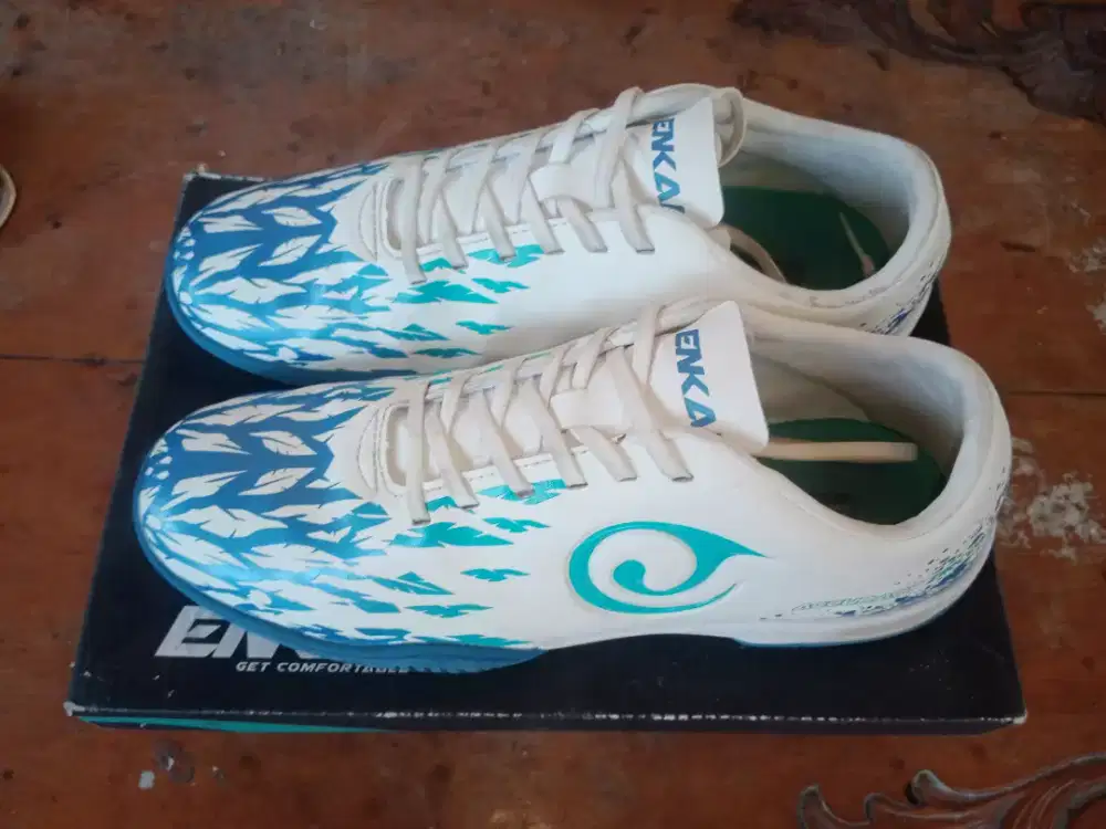 Sepatu futsal bekas