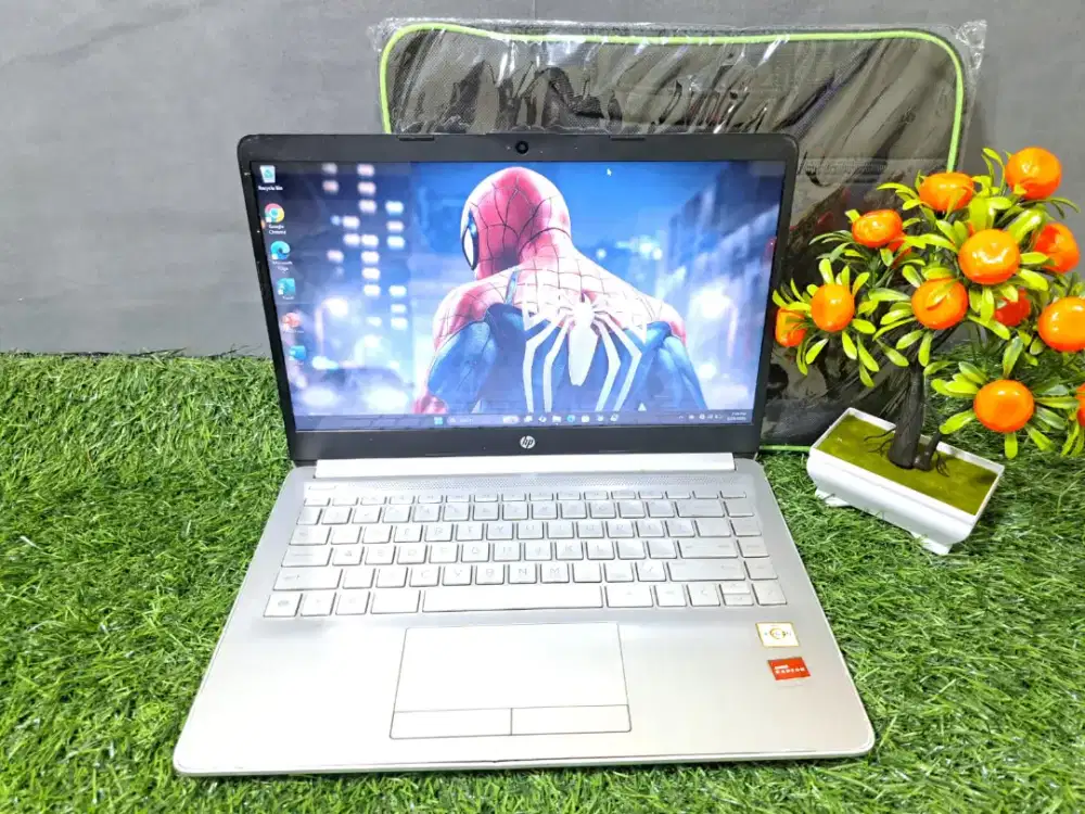 Jual BU laptop hp 14s AMD ATHLON SILVER ram 8 SSD 256 GB ngebuttt