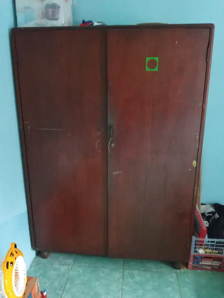 Lemari kayu jati