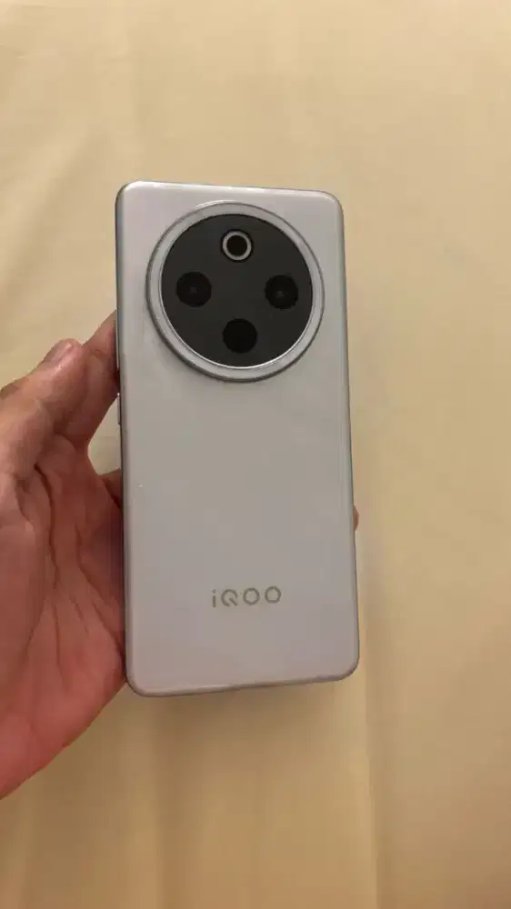 iqoo z10 5G 8+8/256gb