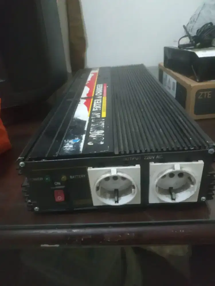 Inverter & Charger 2000 Watt