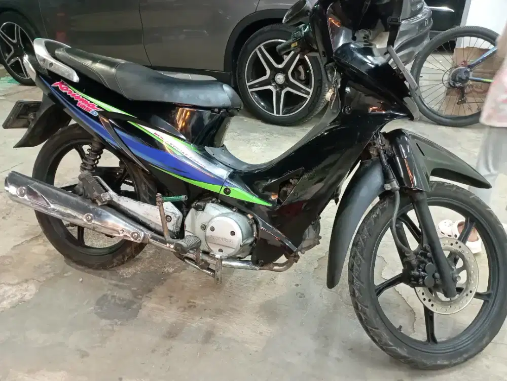 Honda karisma 2004