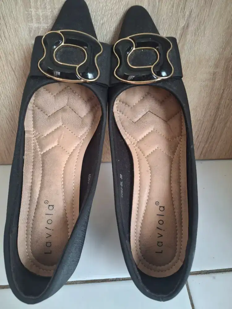 Sepatu Merk Laviola Size 38