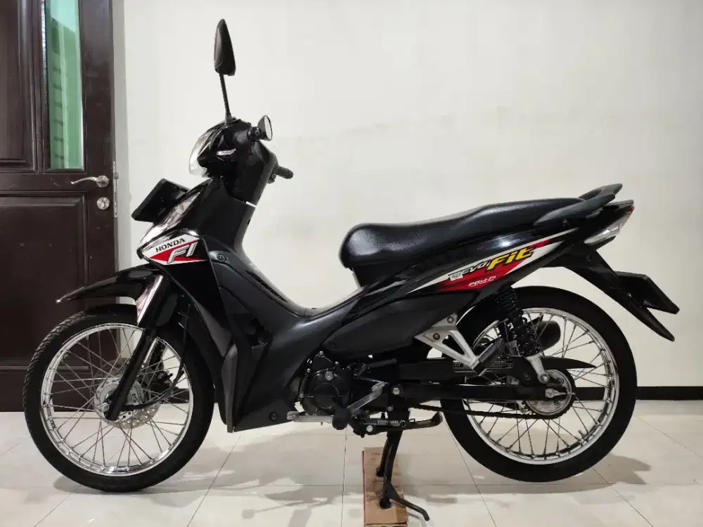 HONDA REVO FIT Fi TAHUN 2021 KM 5 RIBUAN