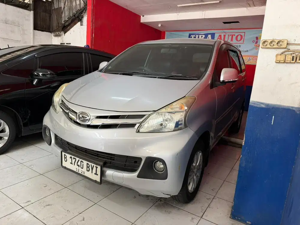 Daihatsu Xenia 1.3 R MT MANUAL 2013 silver kondisi antik memuaskan