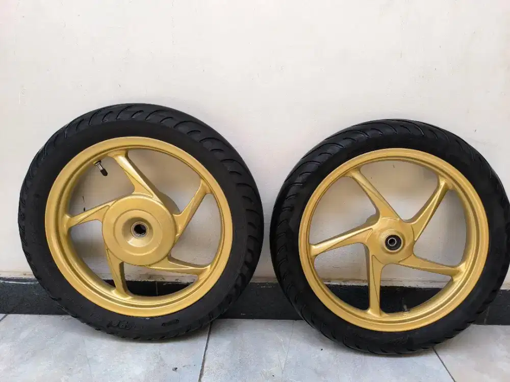 Velg vario 125 old kzr original.