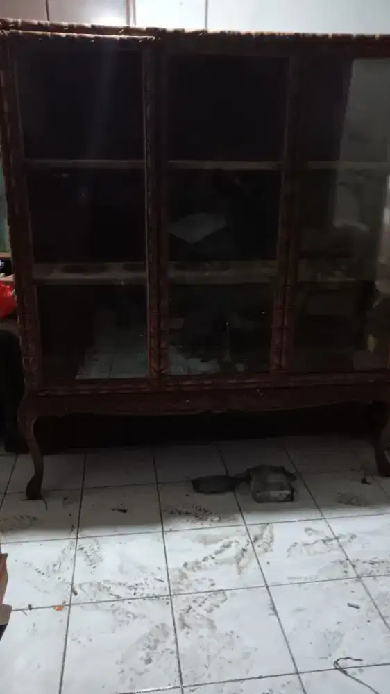 LEMARI KACA JATI kakek