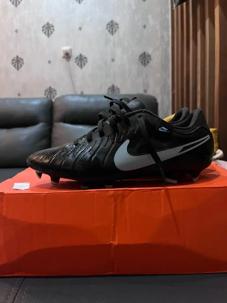 Dijual cepat sepatu bola nike
