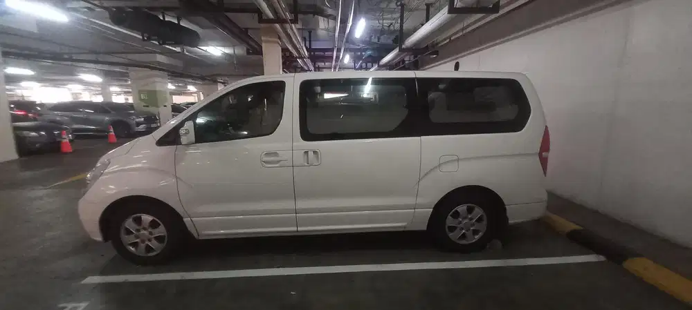 Hyundai H-1 2013 Bensin
